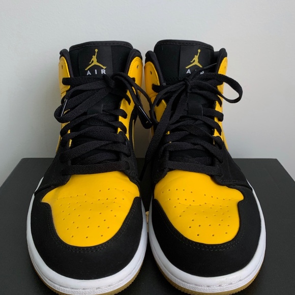 RARE AIR JORDAN 1 MID, LOVE BLACK VARSITY - Picture 5 of 10